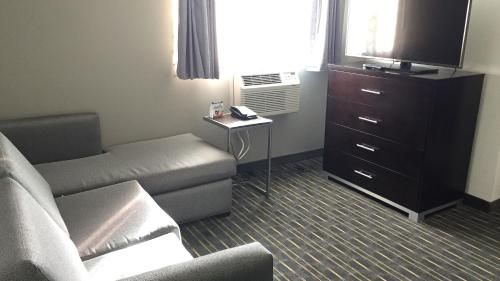 Comfort Inn & Suites Tigard near Washington Square