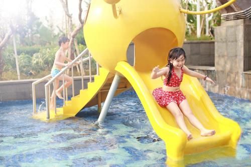 Outdoor Pictures 24