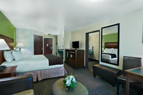Oxford Suites Hermiston