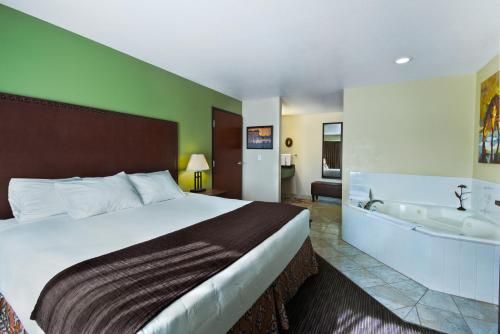 Oxford Suites Hermiston