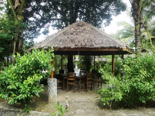 BAHOWO LODGE