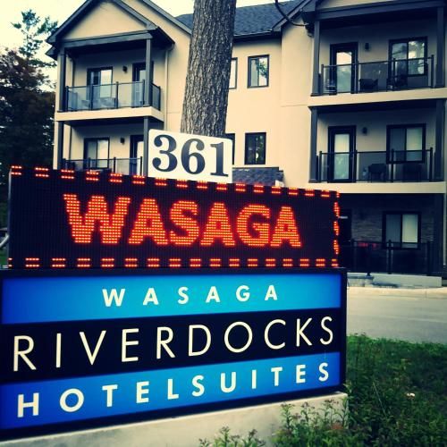 Wasaga Riverdocks Hotel Suites