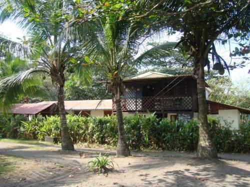 Cabinas Balcon del Mar Tortuguero