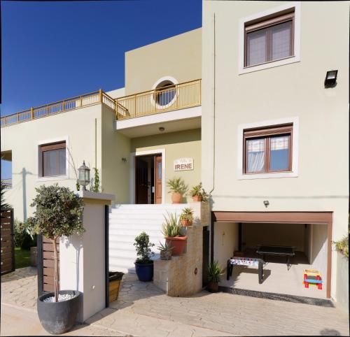Irene Villa, 30m from Beach, 20m From Restaurant & Children Area