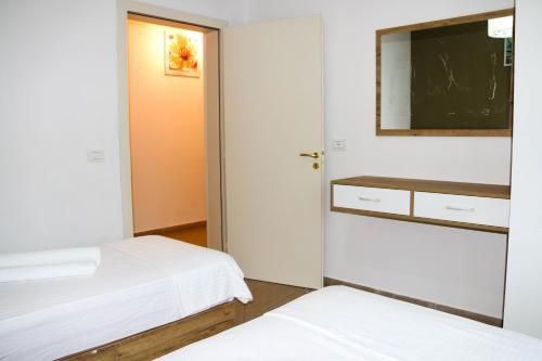 Brian Hotel