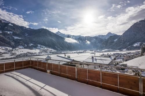 Outdoor Pictures 24