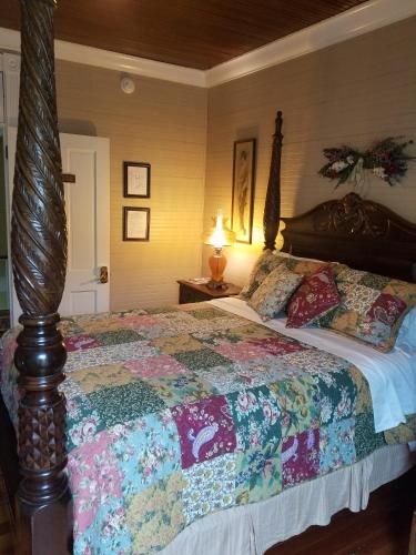 Lake Allatoona Inn