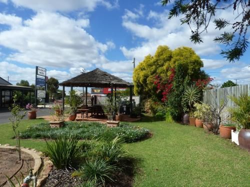 Outdoor Pictures 24