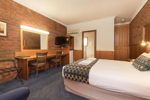 Early Australian Motor Inn
