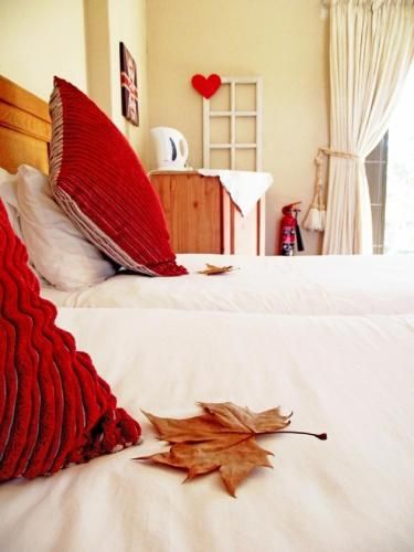 Autumn Breeze Manor and Lodge B&B