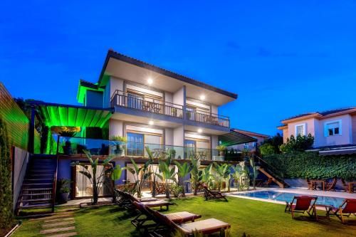 Outdoor Pictures 24