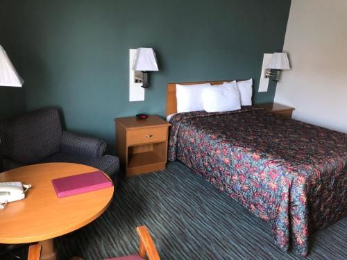 Countryside Inn & Suites CB I80/I29.