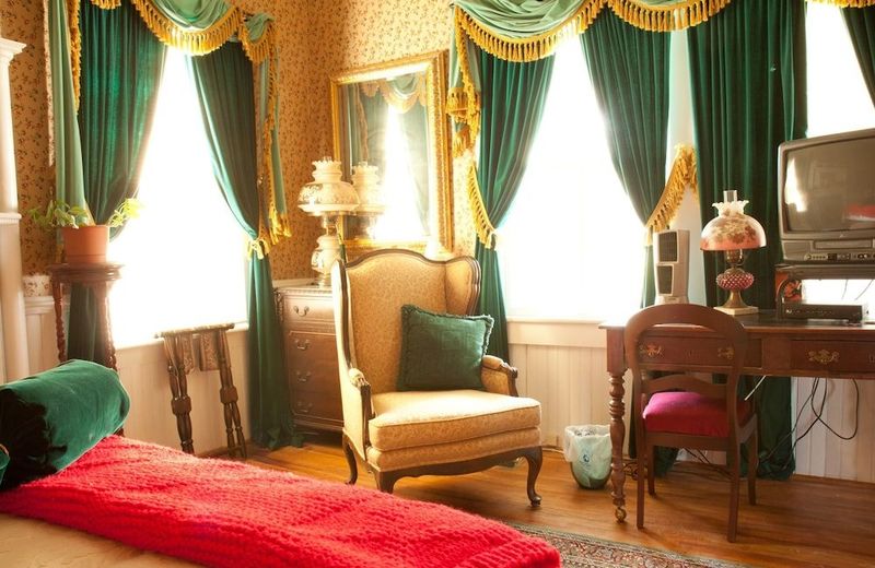 Lamplight Inn