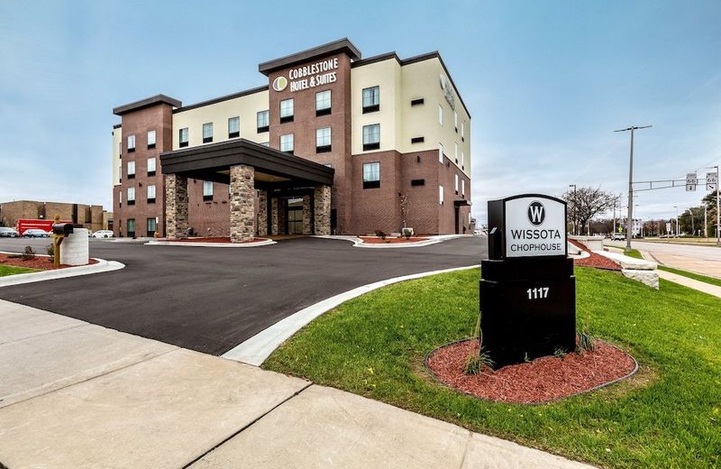 Cobblestone Hotel & Suites - Stevens Point