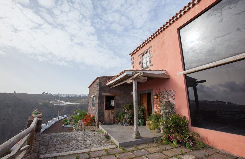 Mountain Hideaway House in Moya