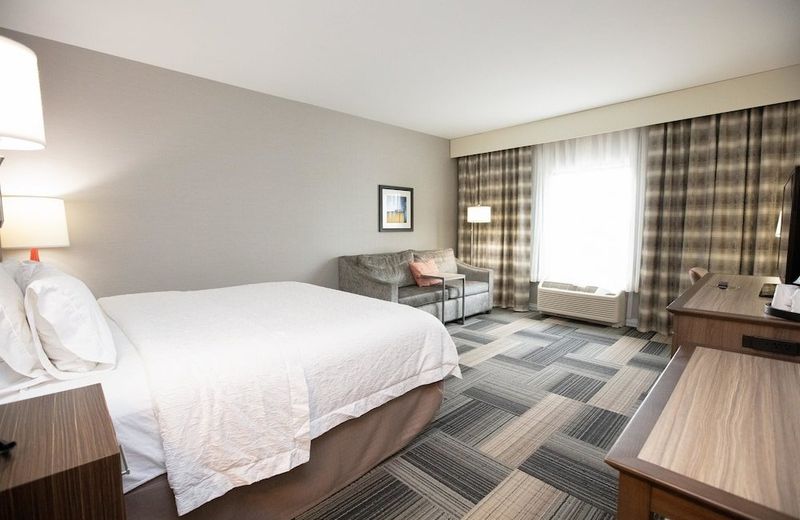 Hampton Inn & Suites - Toledo/Oregon