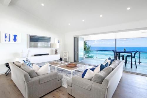 2 Arakoon Crescent, Sunshine Beach