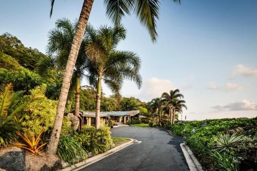 Trinity Beach Palace Luxury Estate by Belle Escapes