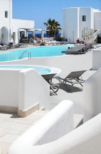 Aqua Blue Beach Hotel