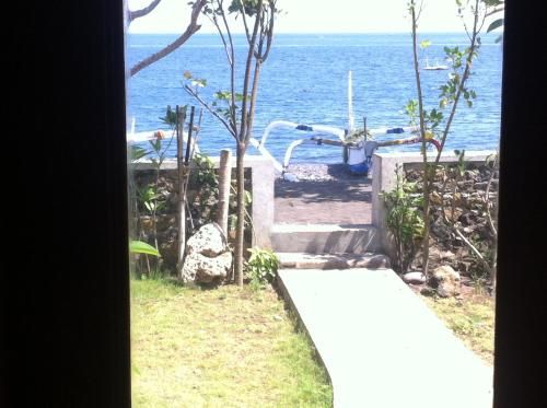 Amed Sari Beach Guesthouse