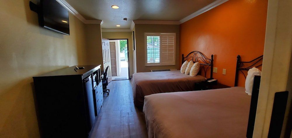 Le Blanc Inn & Suites