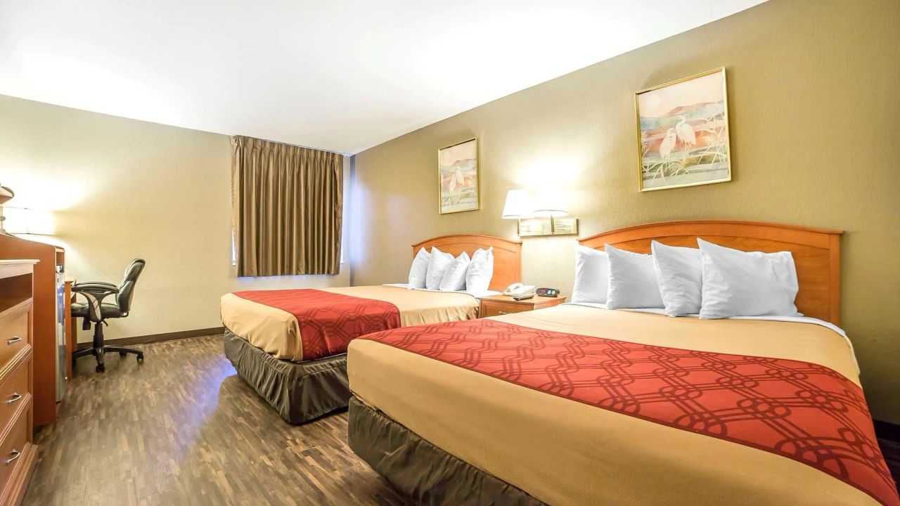 Econo Lodge Inn and Suites Sandy