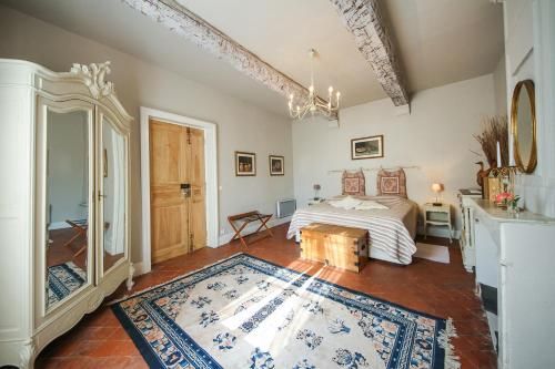 Les Carmes and spa