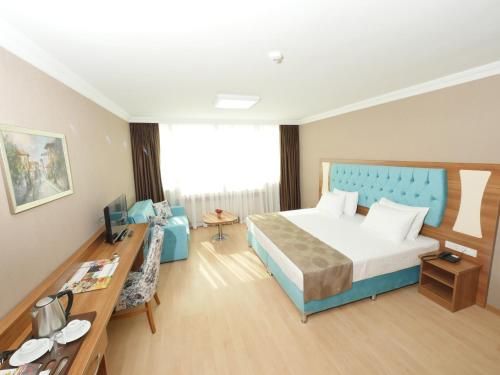 Golden Lounge Hotel