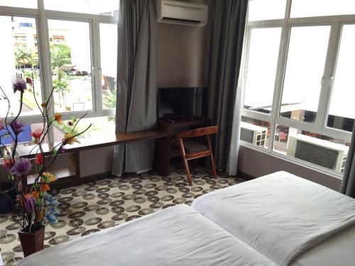 Fan Holiday Hotel
