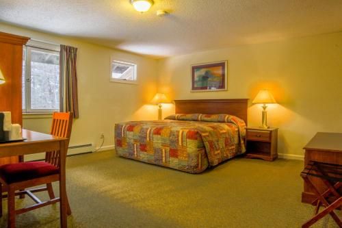 The Upper Pass Lodge at Magic Mountain