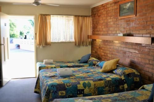 Avocado Motor Inn
