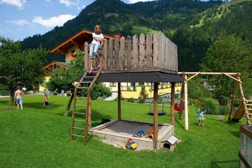 Outdoor Pictures 24