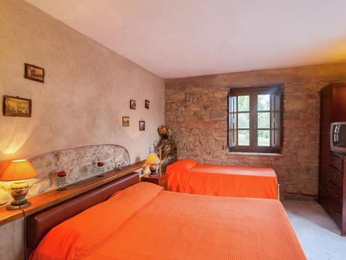 Lovely Farmhouse in Aulla with Swimming Pool