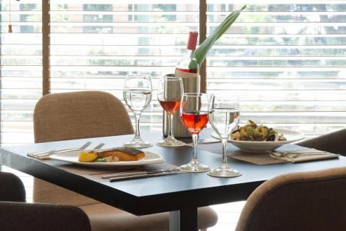Athens Avenue Hotel