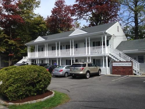 Moseley Cottage Inn and The Town Motel