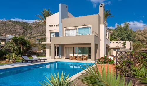 Beachfront Luxury Villa South Crete, 500m to Restaurant & BBQ!!