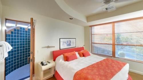 Embarc Palm Desert