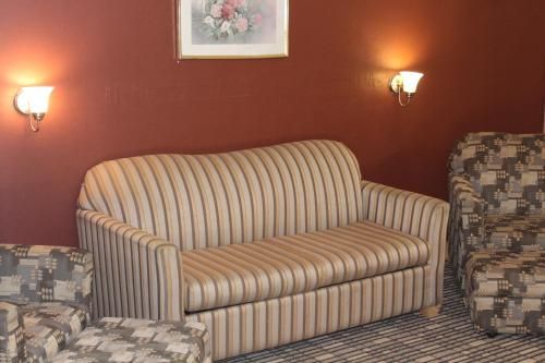 The Executive Inn & Suites