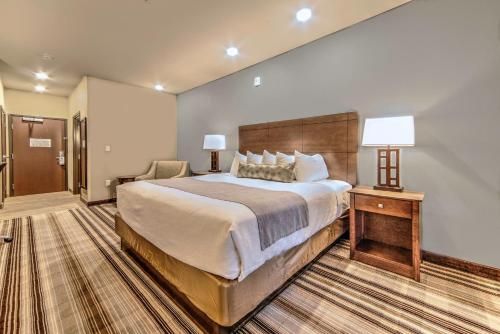 Best Western Plus Overland Inn