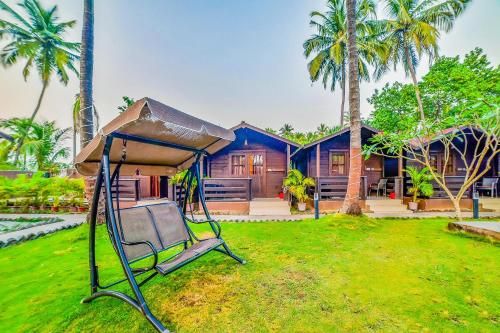 Stone Wood Village Resort, Morjim Beach