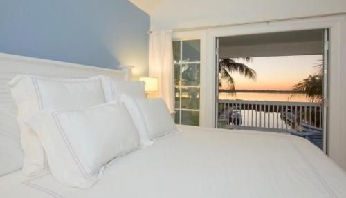 Waterfront Luxury Villa 43 3 Bedrooms 3 Bathrooms Villa