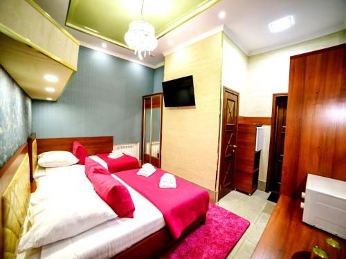 Hotel Boston on Baltakhinova 17