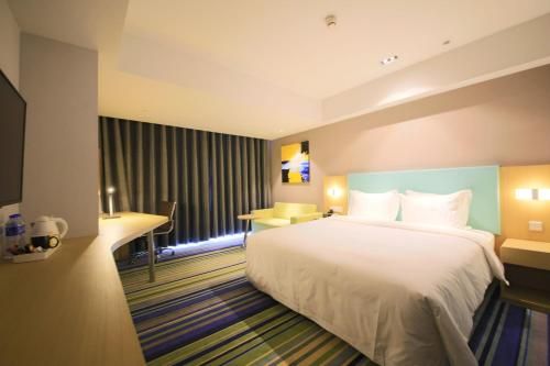 Holiday Inn Express Yingkou Onelong Plaza, an IHG Hotel