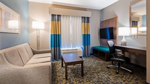 Best Western Plus Erie Inn & Suites