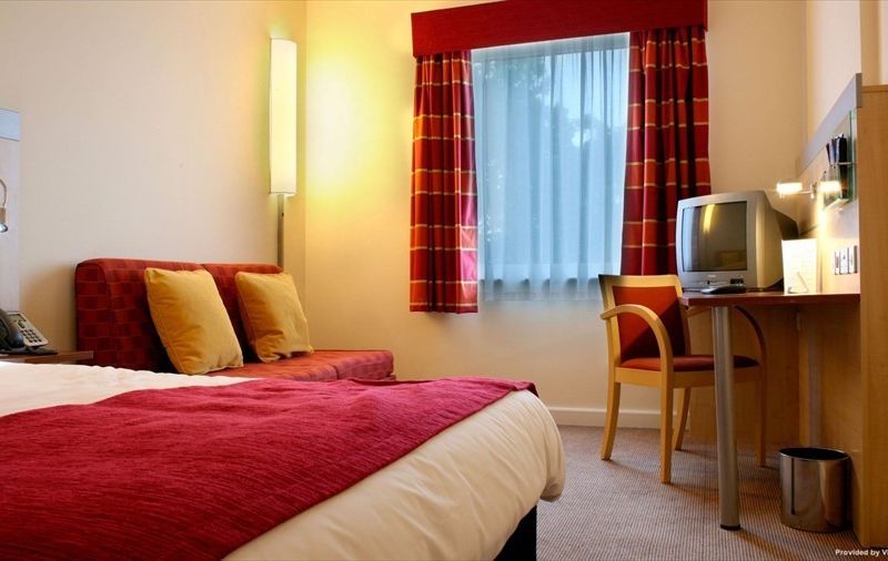 Holiday Inn Express Dublin-Airport, an IHG Hotel