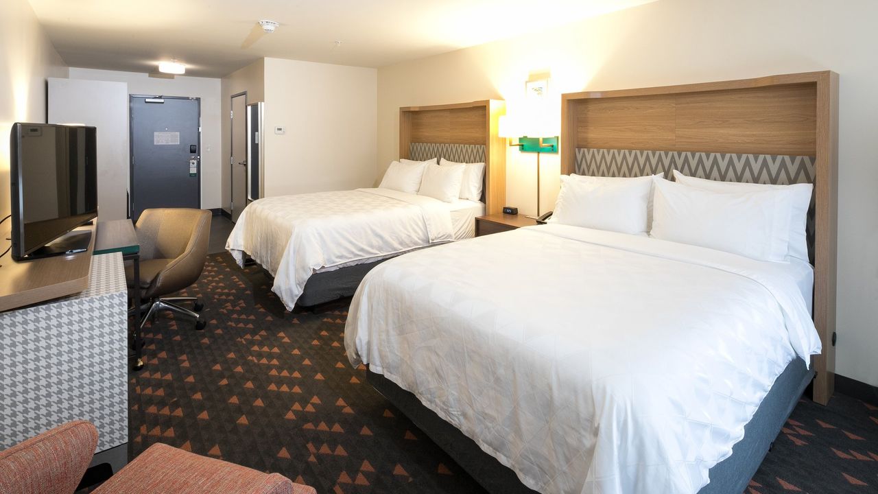 Holiday Inn Hotel & Suites - Mount Pleasant, an IHG Hotel