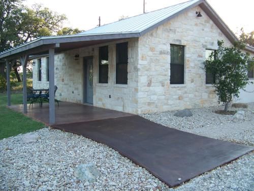 Breezy Hills Cottages - Hill Top Cottage