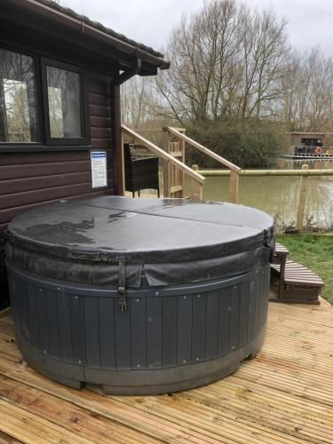 Fairwood Lakes Holiday Park