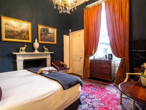 Six Brunton Place Guest House
