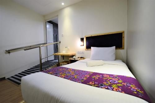 Artisan Eco Hotel